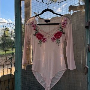•boho• Almost Famous light pink bodysuit Medium